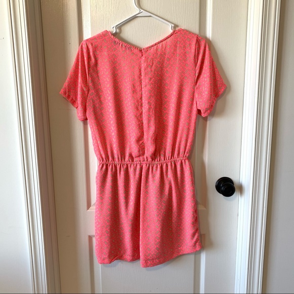 BUTTONS Geometric Print Neon Pink Romper—SZ. Lg - Picture 2 of 10